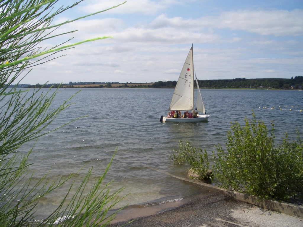  Camping Beau Rivage 4*, Camping 4* à Salles Curan (Aveyron) - Location Tente équipée pour 4 personnes - Photo N°16