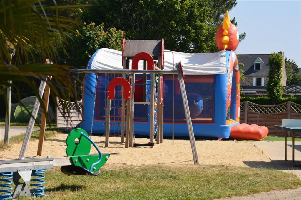 Camping La Touesse - 4*, Camping 4* à Saint Lunaire (Ille et Vilaine) - Location Tente équipée pour 4 personnes - Photo N°9
