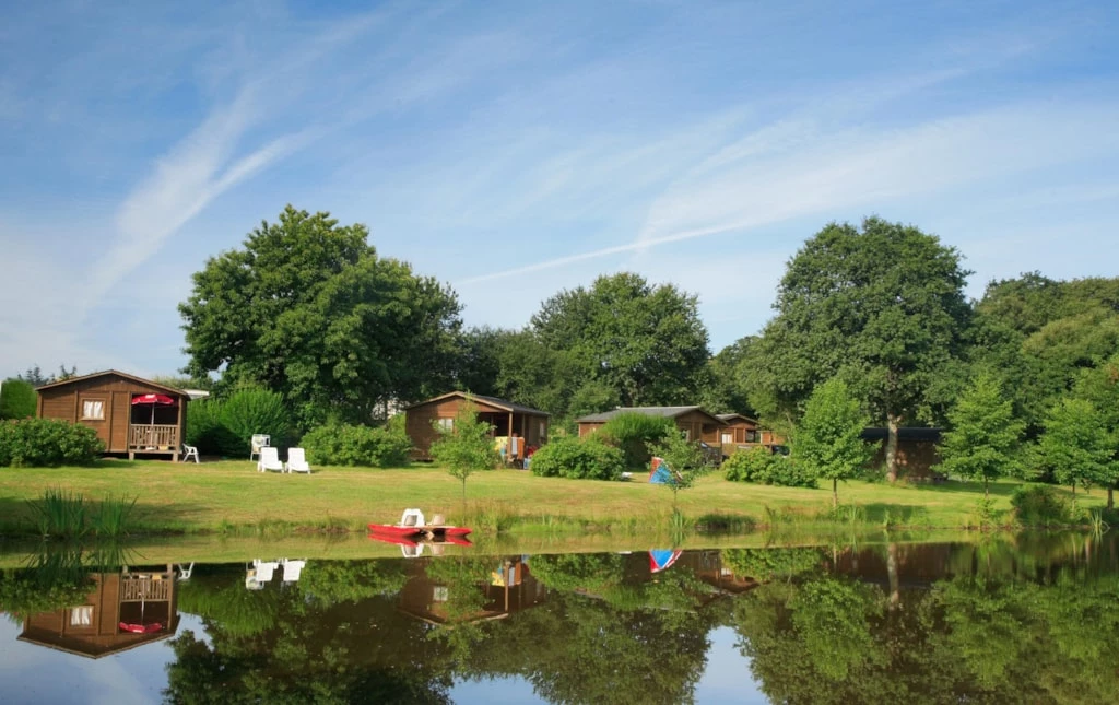 Camping Le Deffay 4*, Camping 3* à Sainte Reine de Bretagne (Loire Atlantique) - Location Mobil Home pour 6 personnes - Photo N°2