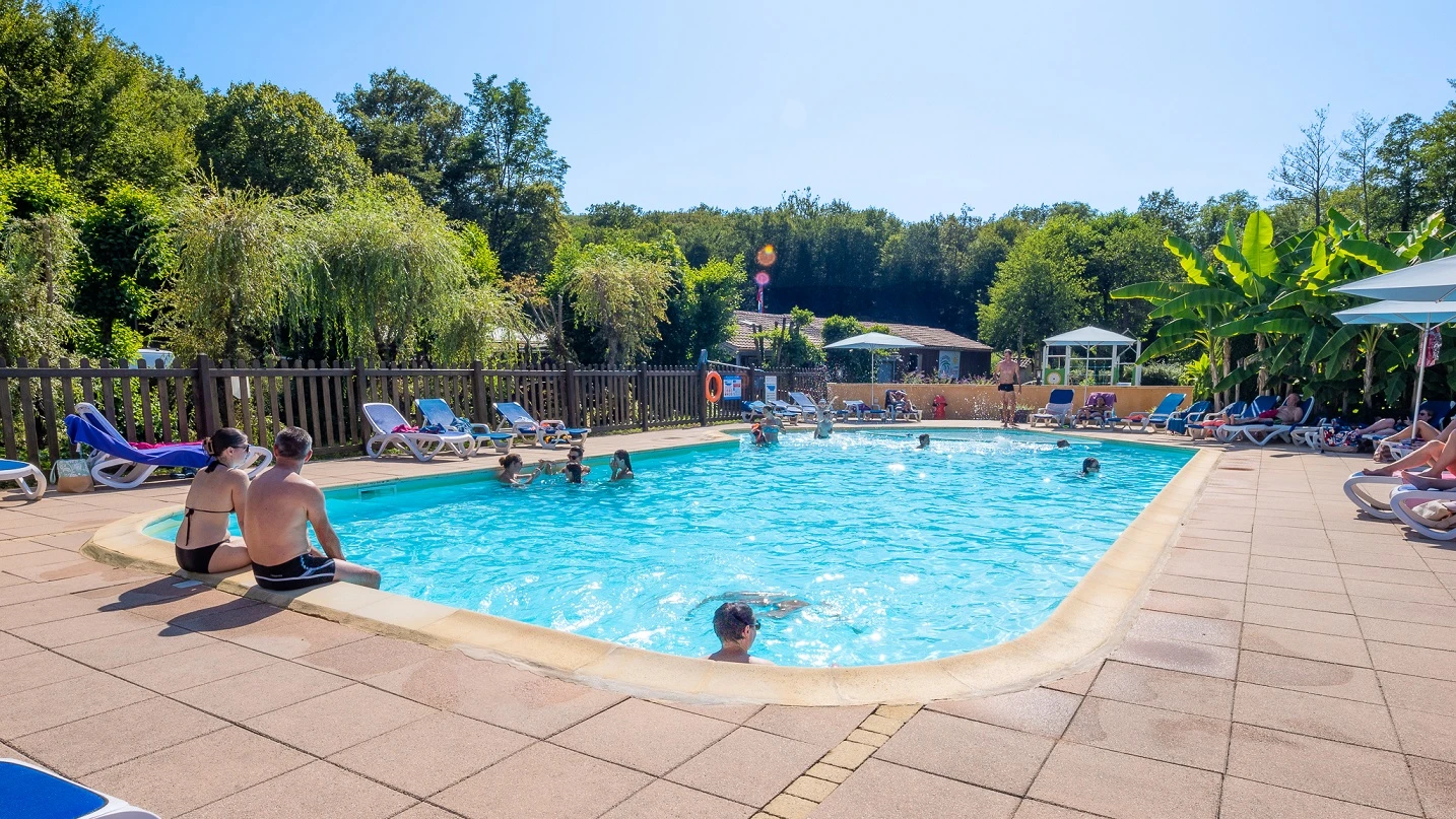Camping Le Pont de Mazerat 4* - Ze collection, Camping 4* à Tamniès (Dordogne) - Location Mobil Home pour 4 personnes - Photo N°7