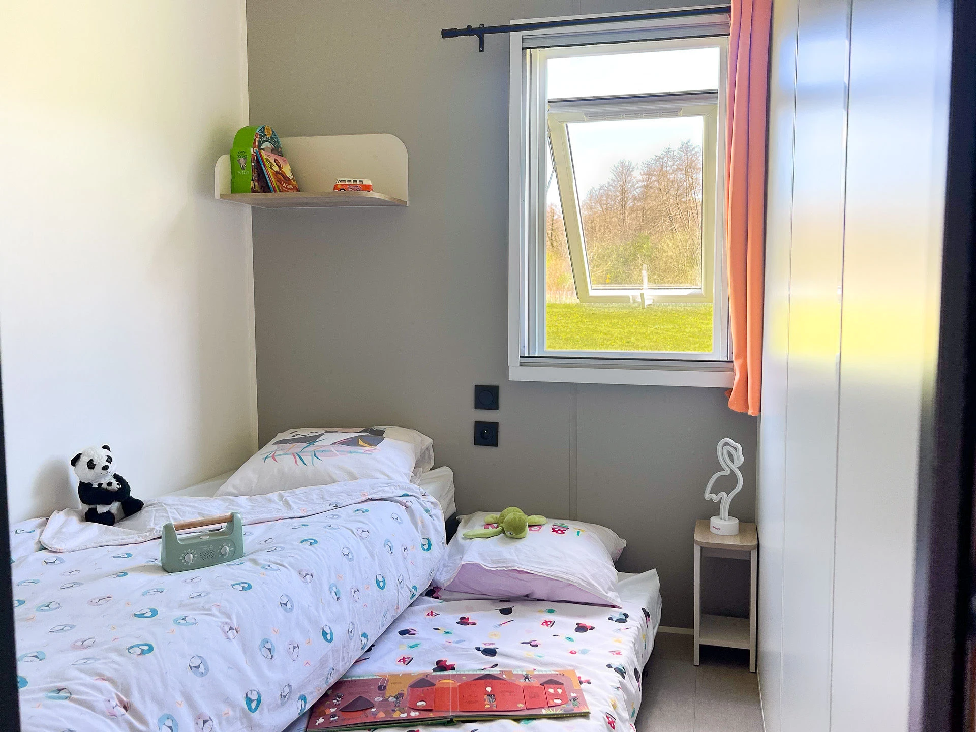 Camping Le Pont de Mazerat 4* - Ze collection, Camping 4* à Tamniès (Dordogne) - Location Mobil Home pour 6 personnes - Photo N°4