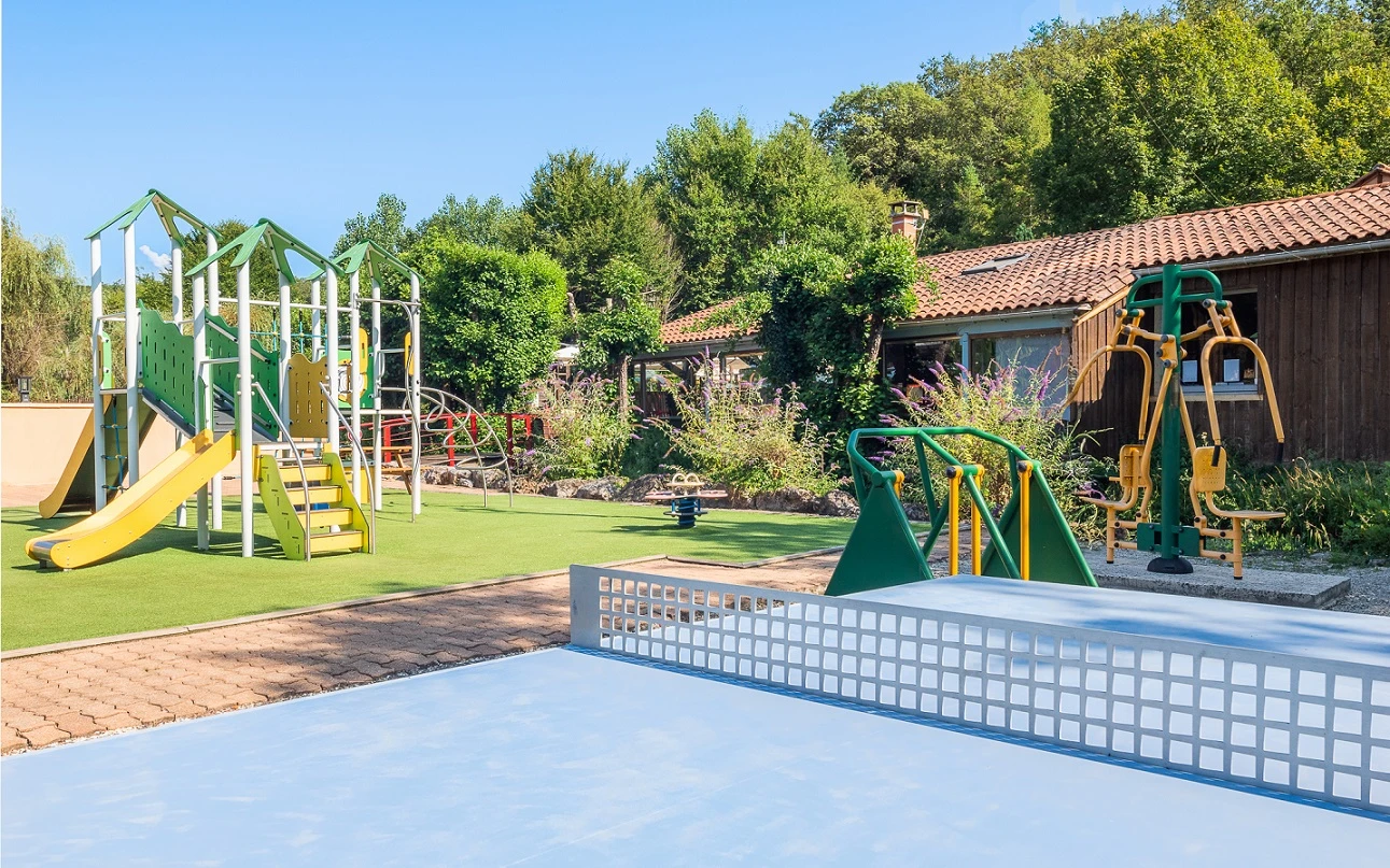 Camping Le Pont de Mazerat 4* - Ze collection, Camping 4* à Tamniès (Dordogne) - Location Mobil Home pour 6 personnes - Photo N°20