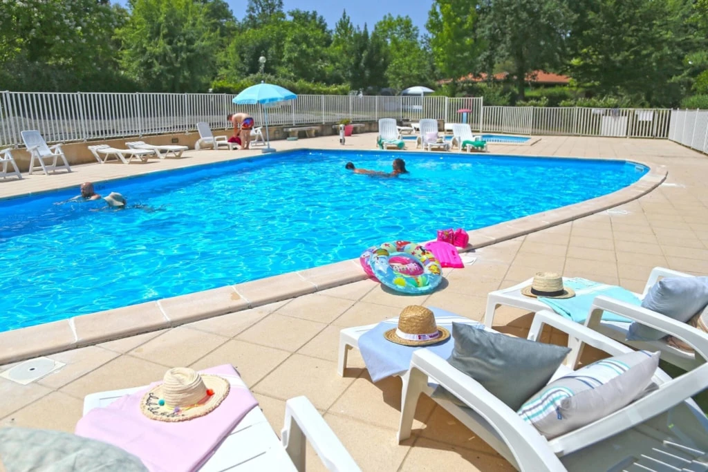 Camping Le Repaire - 3*, Camping 3* à Thiviers (Dordogne) - Location Mobil Home pour 9 personnes - Photo N°10