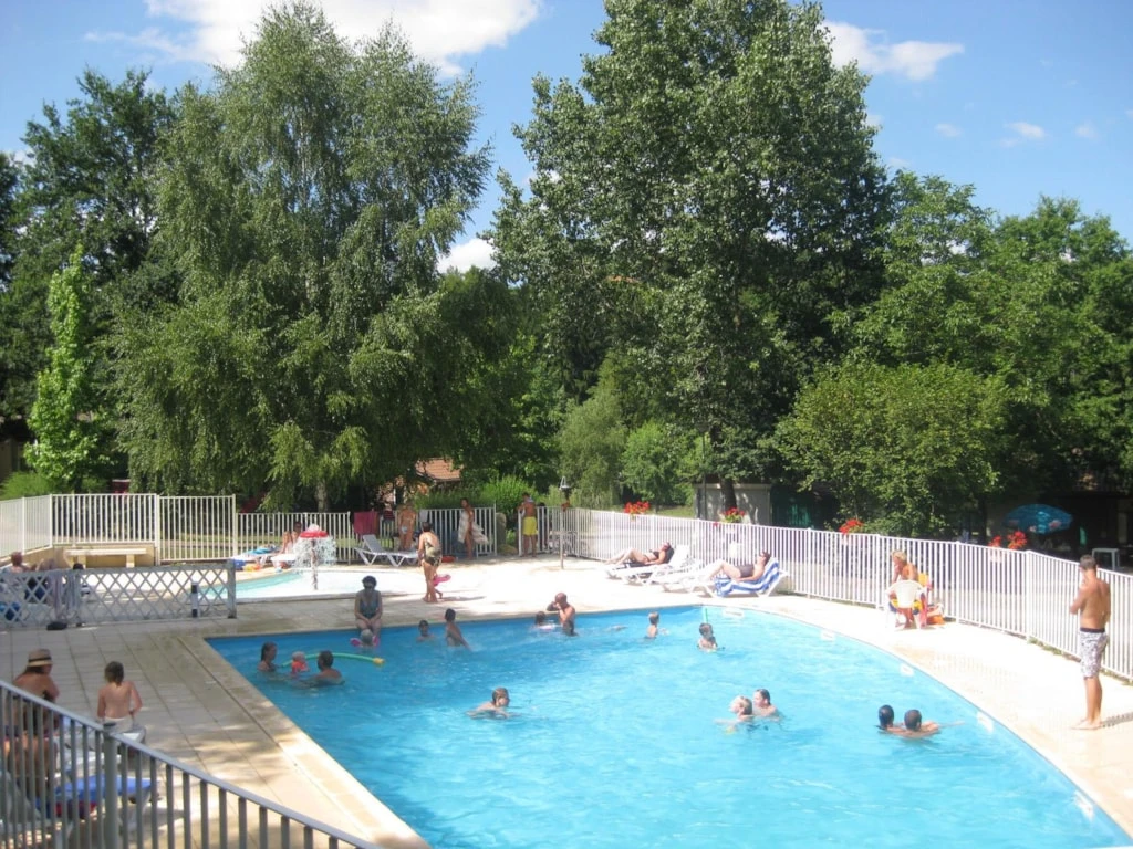 Camping Le Repaire - 3*, Camping 3* à Thiviers (Dordogne) - Location Mobil Home pour 9 personnes - Photo N°18