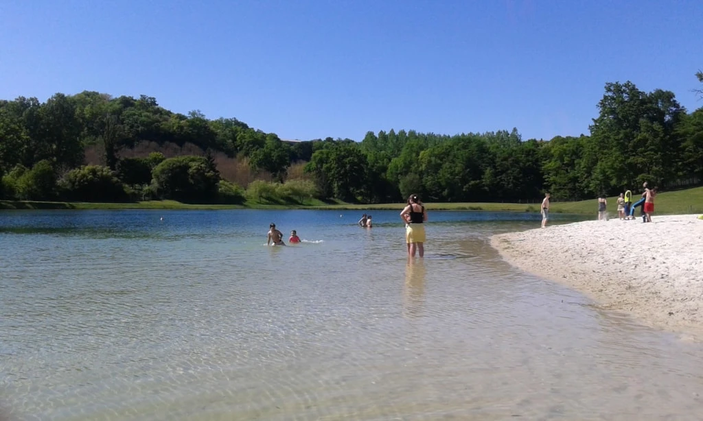 Camping Le Repaire - 3*, Camping 3* à Thiviers (Dordogne) - Location Mobil Home pour 9 personnes - Photo N°20