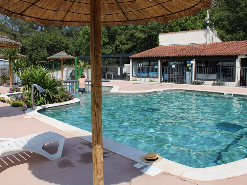 Camping Lou Cabasson 3*, Camping 3* à Bormes les Mimosas (Var) - Location Mobil Home pour 6 personnes - Photo N°5
