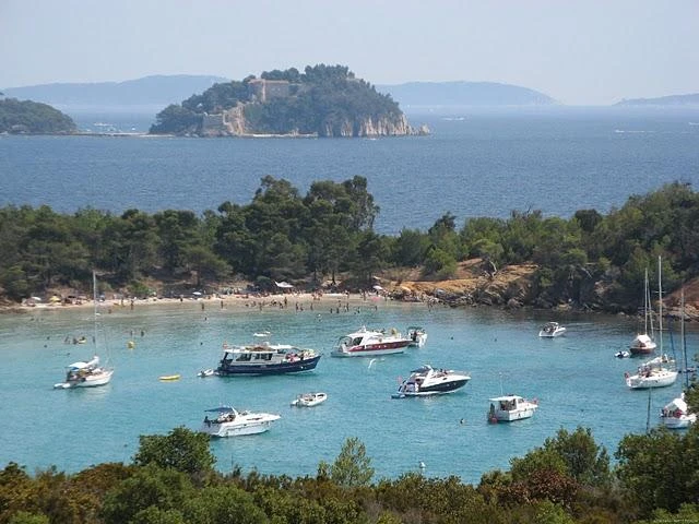 Camping Lou Cabasson 3*, Camping 3* à Bormes les Mimosas (Var) - Location Mobil Home pour 6 personnes - Photo N°11