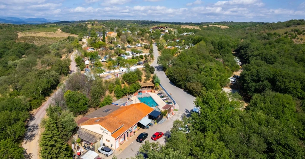Camping Mas Llinas 4*, Camping 4* à Le Boulou (Pyrénées Orientales) - Location Chalet pour 4 personnes - Photo N°6
