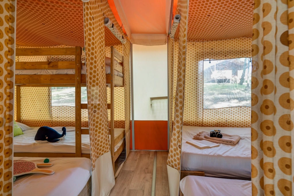 Camping Le Valenty 3*, Camping 3* à Soturac (Lot) - Location Tente équipée pour 5 personnes - Photo N°6