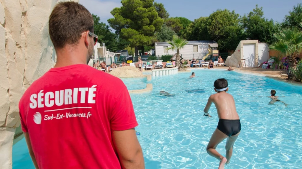 Camping Clau Mar Jo 4*, Camping 4* à Bormes les Mimosas (Var) - Location Appartement pour 4 personnes - Photo N°19
