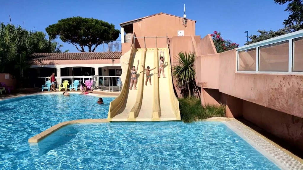Camping Clau Mar Jo 4*, Camping 4* à Bormes les Mimosas (Var) - Location Appartement pour 4 personnes - Photo N°20