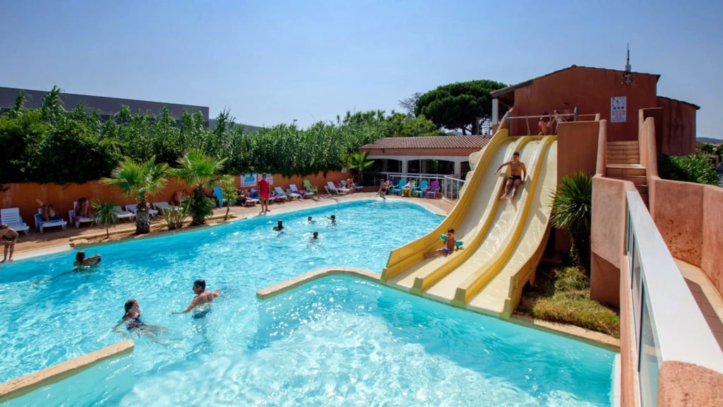 Camping Clau Mar Jo 4*, Camping 4* à Bormes les Mimosas (Var) - Location Mobil Home pour 4 personnes - Photo N°2