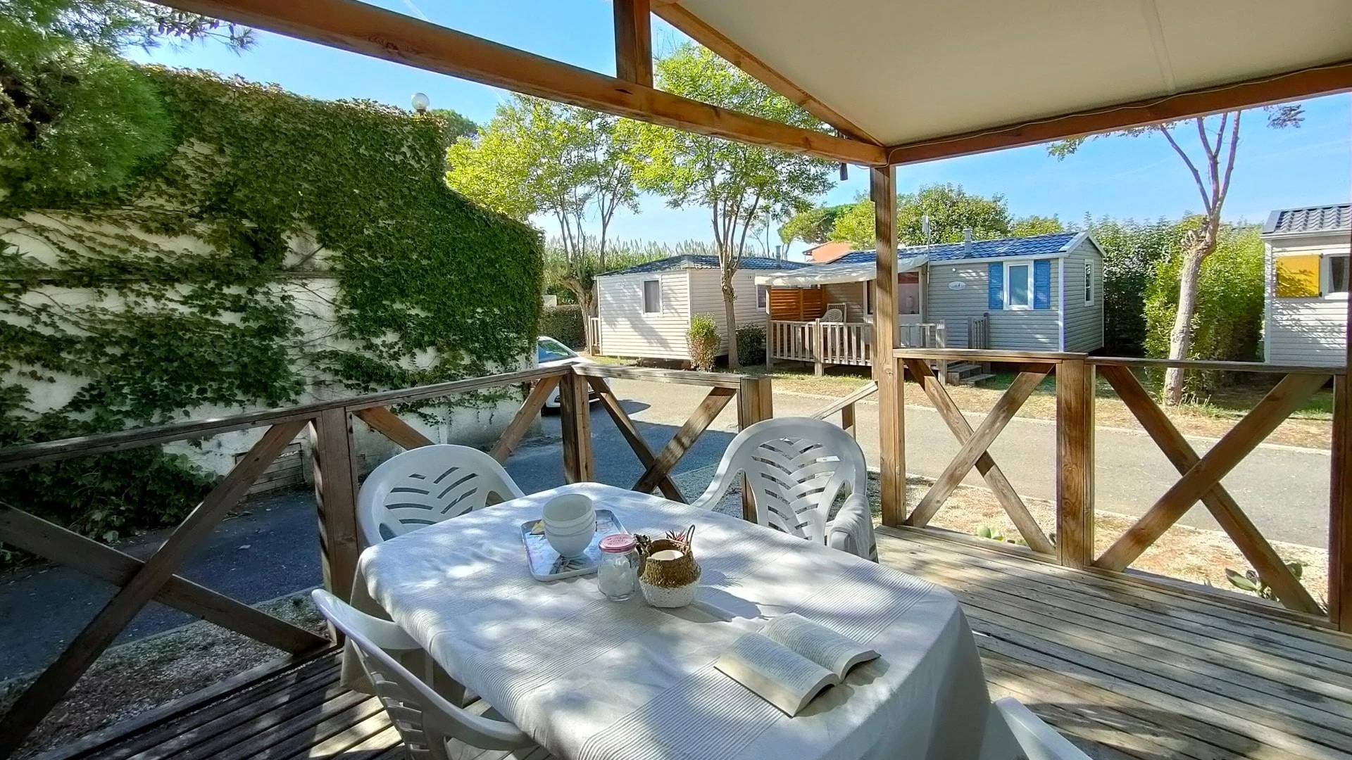 Camping Clau Mar Jo 4*, Camping 4* à Bormes les Mimosas (Var) - Location Mobil Home pour 4 personnes - Photo N°4