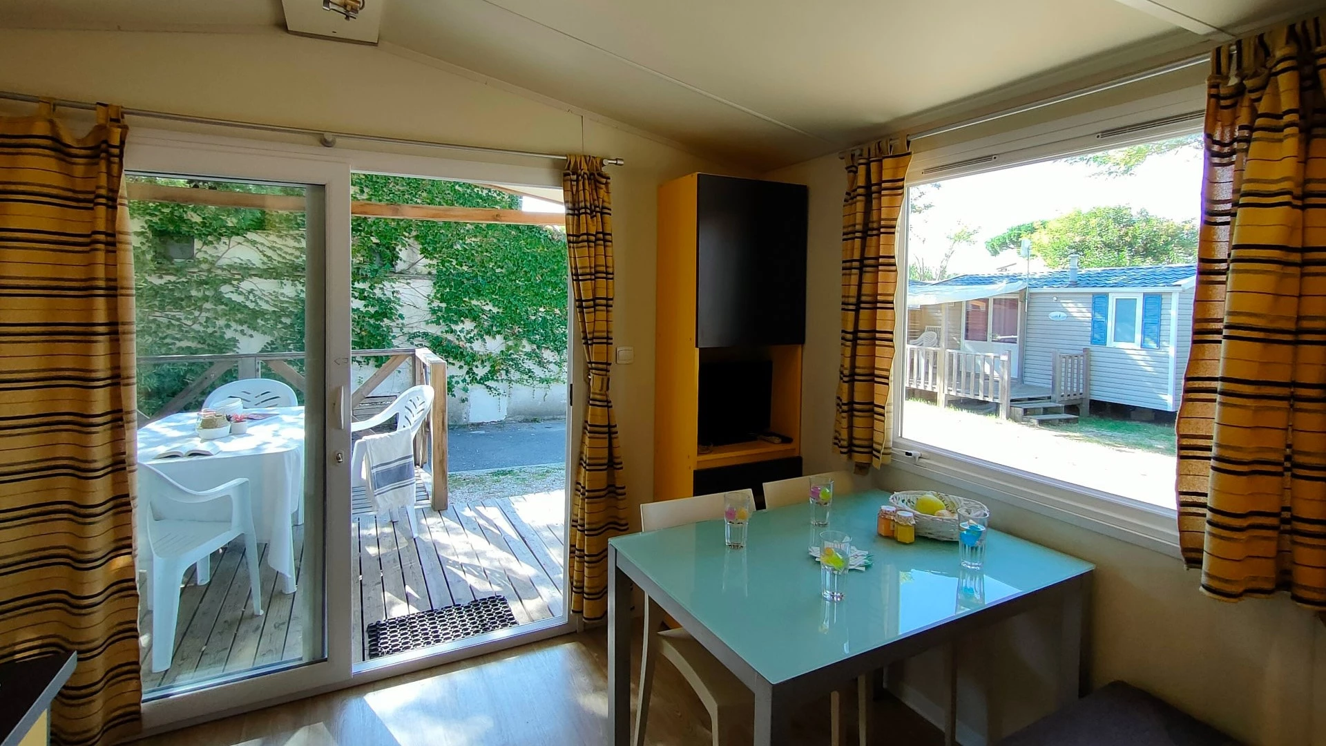 Camping Clau Mar Jo 4*, Camping 4* à Bormes les Mimosas (Var) - Location Mobil Home pour 4 personnes - Photo N°5