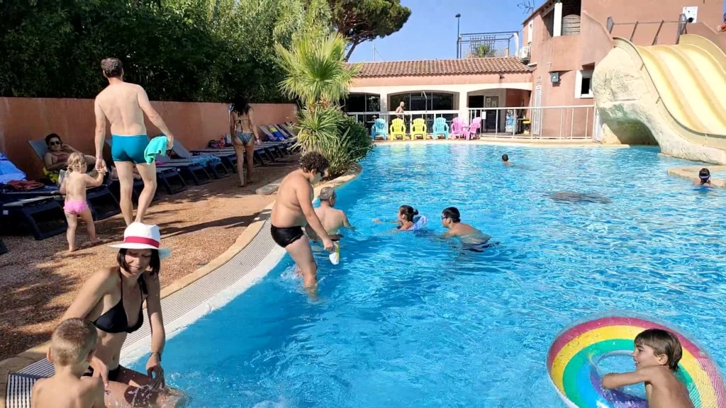 Camping Clau Mar Jo 4*, Camping 4* à Bormes les Mimosas (Var) - Location Mobil Home pour 4 personnes - Photo N°12