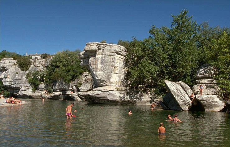 Camping de PEYROCHE - 3*, Camping 3* à Labeaume (Ardèche) - Location Mobil Home pour 4 personnes - Photo N°17
