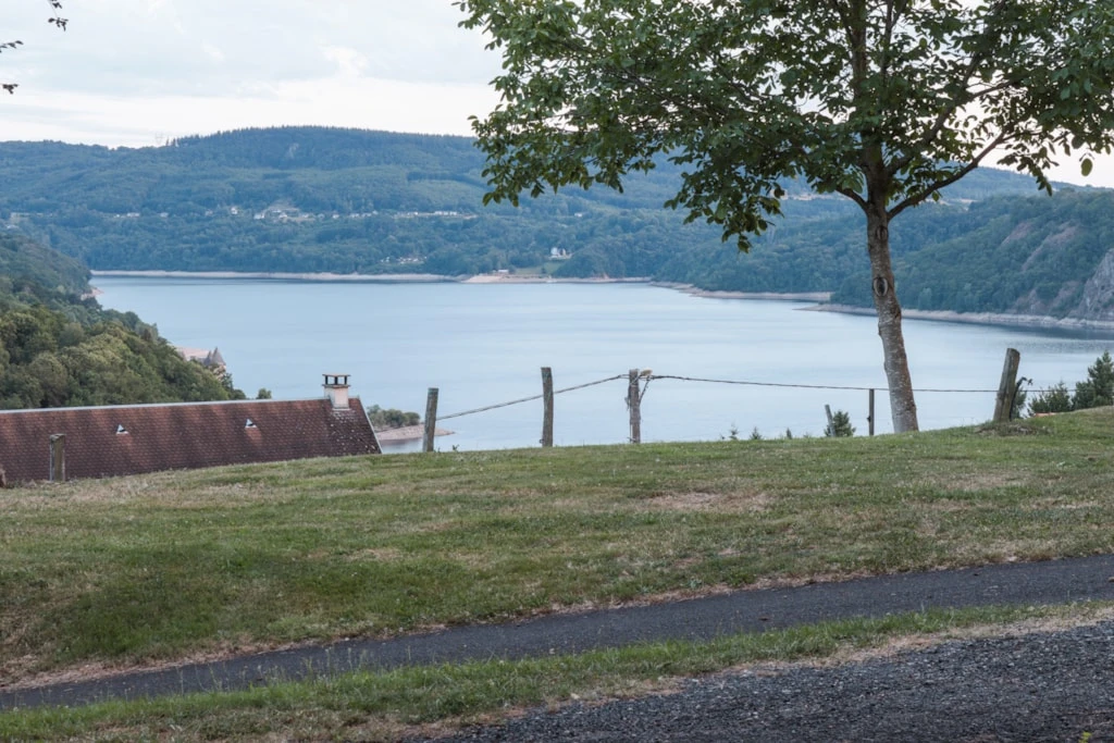 Camping l'Air du Temps - 4*, Camping 3* à Beaulieu (Cantal) - Location Mobil Home pour 4 personnes - Photo N°14