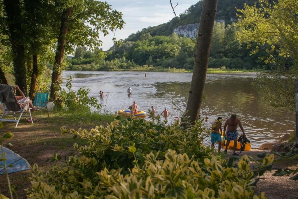Camping l'Eau Vive 3*, Camping 4* à Carennac (Lot) - Location Mobil Home pour 5 personnes - Photo N°8