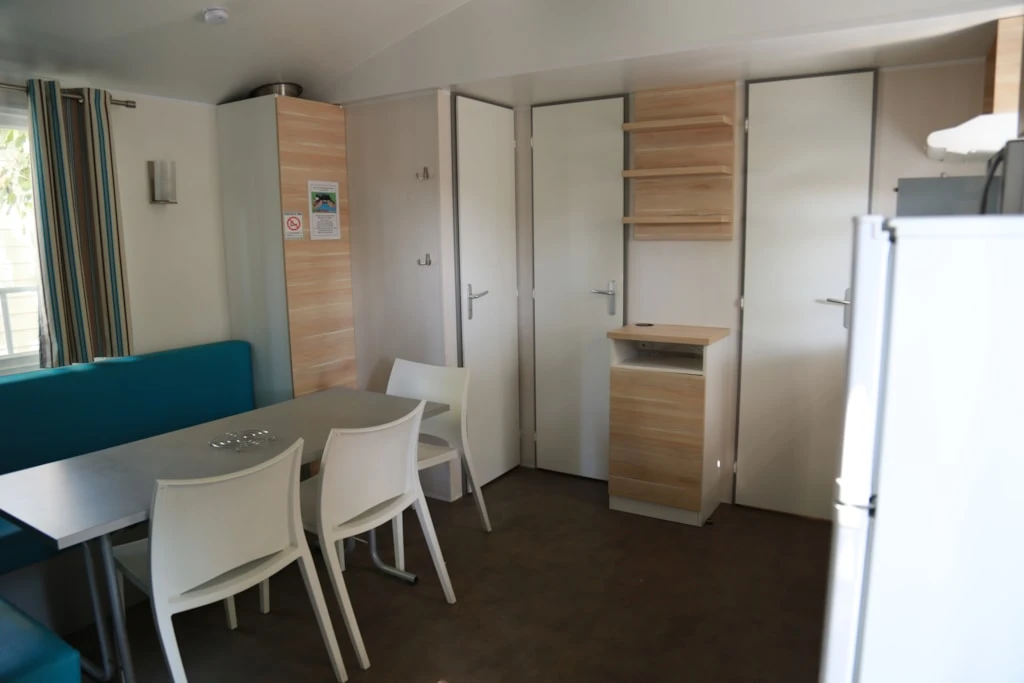 Camping les Berges du Canal - 4*, Camping 4* à Villeneuve lès Béziers (Hérault) - Location Mobil Home pour 4 personnes - Photo N°4
