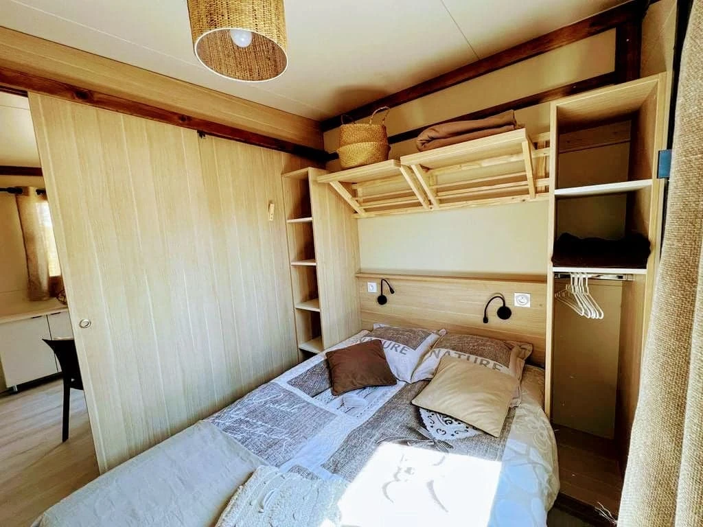 Parc Des Fontanettes - 4*, Camping à La Seyne sur Mer (Var) - Location Chalet pour 5 personnes - Photo N°7