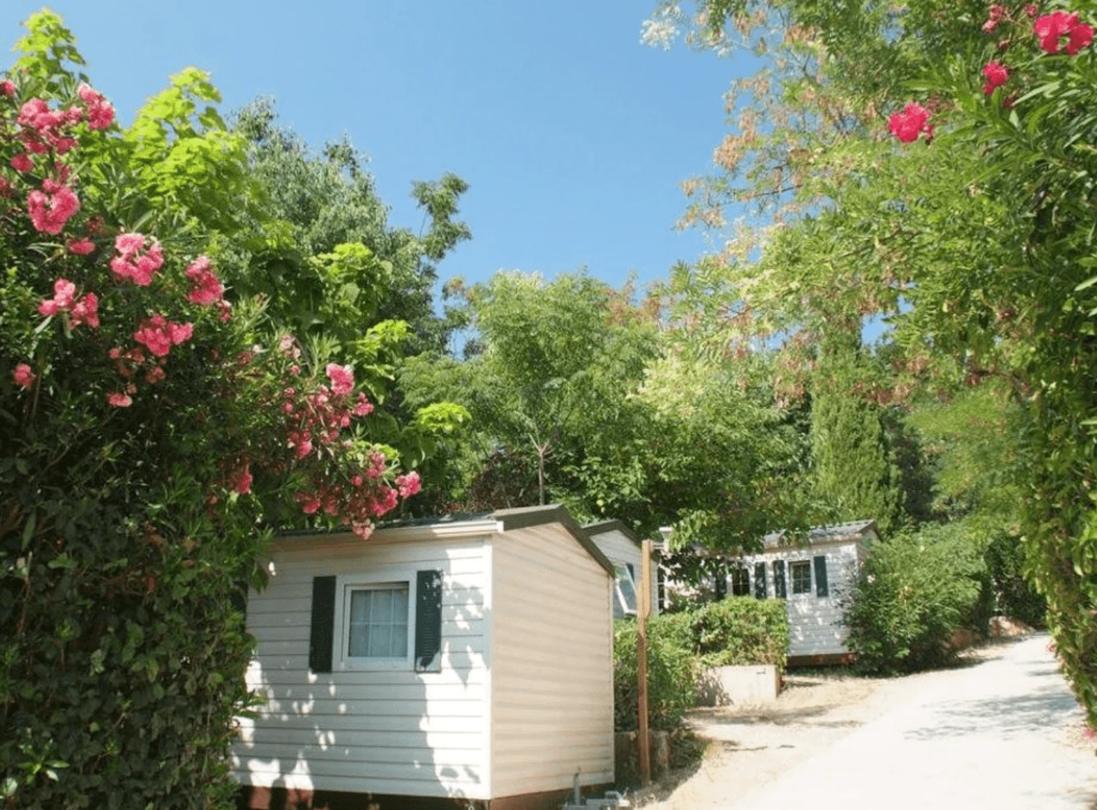Parc Des Fontanettes - 4*, Camping à La Seyne sur Mer (Var) - Location Chalet pour 5 personnes - Photo N°12