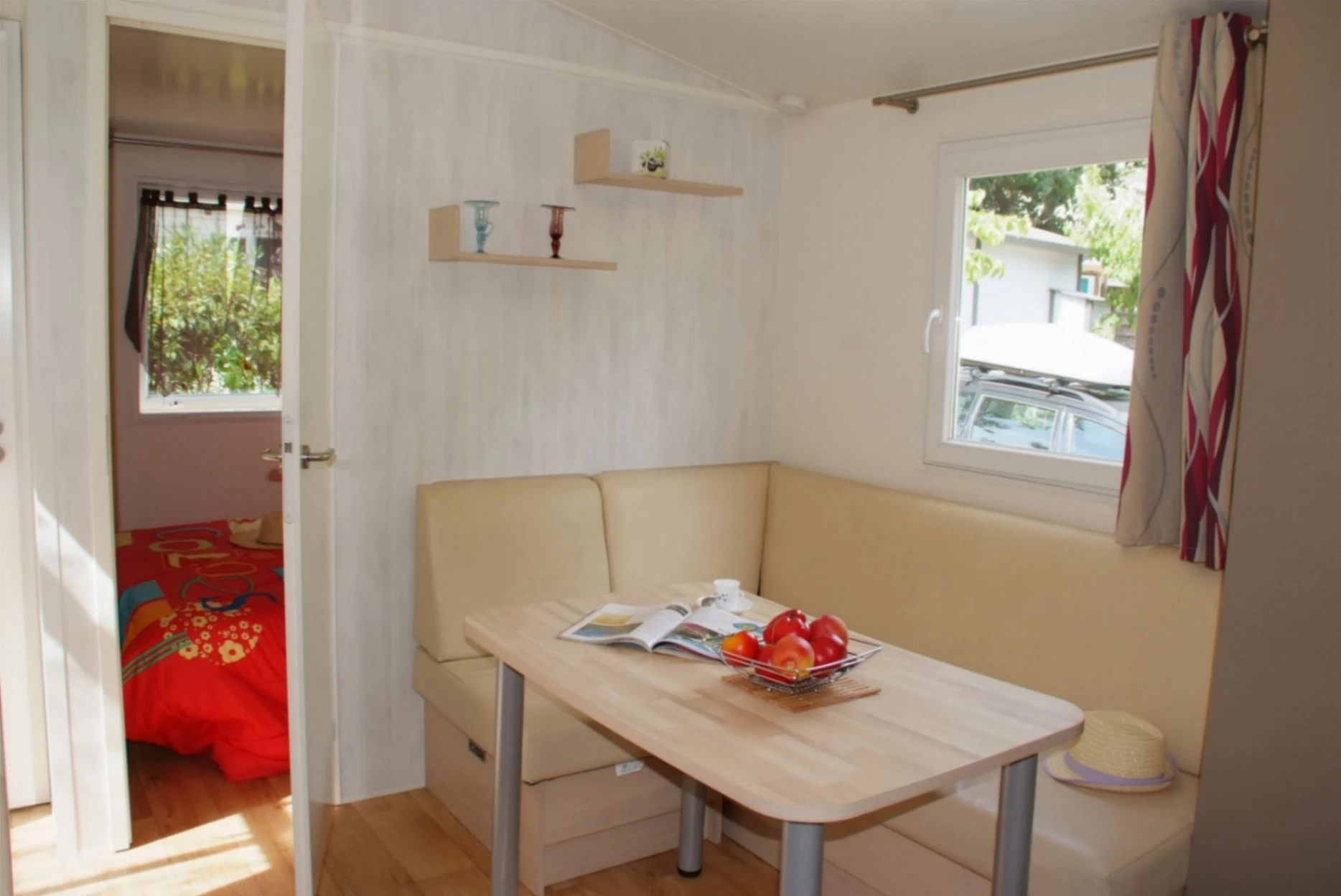 Parc Des Fontanettes - 4*, Camping à La Seyne sur Mer (Var) - Location Mobil Home pour 4 personnes - Photo N°4