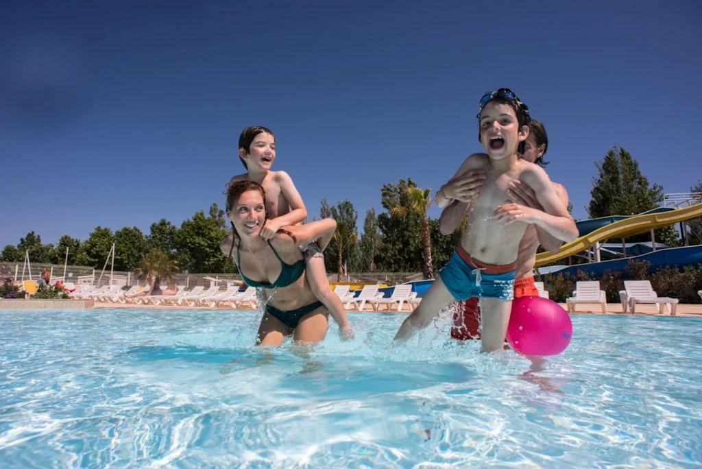 Camping La Carabasse 4*, Camping 4* à Vias (Hérault) - Location Mobil Home pour 6 personnes - Photo N°12