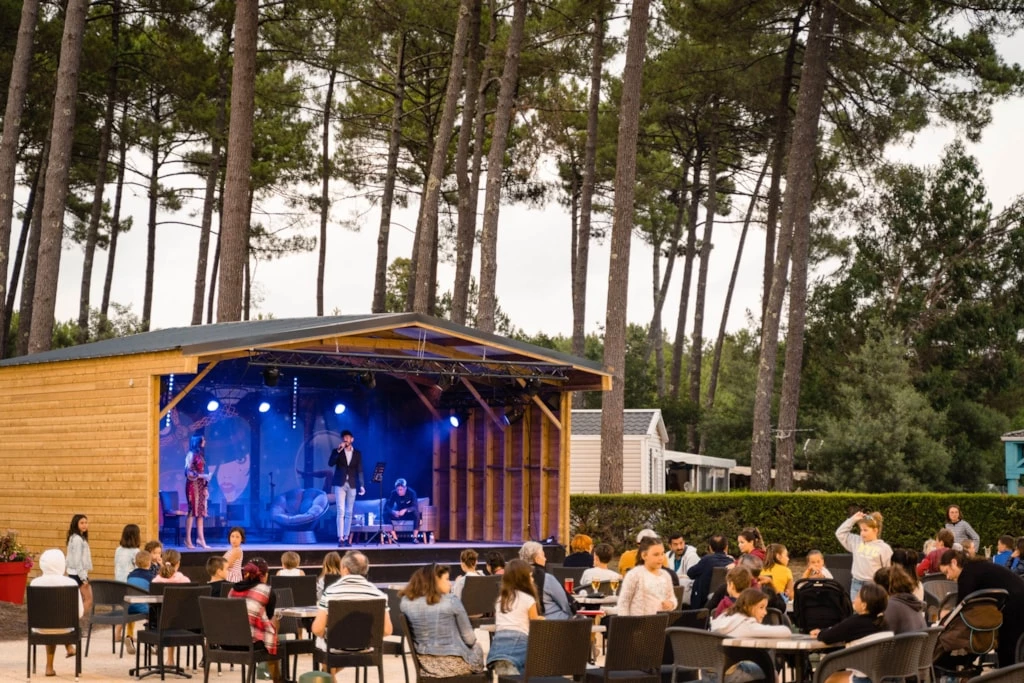 Camping Les Dunes de Contis 3*, Camping 3* à Saint Julien en Born (Landes) - Location Mobil Home pour 8 personnes - Photo N°9