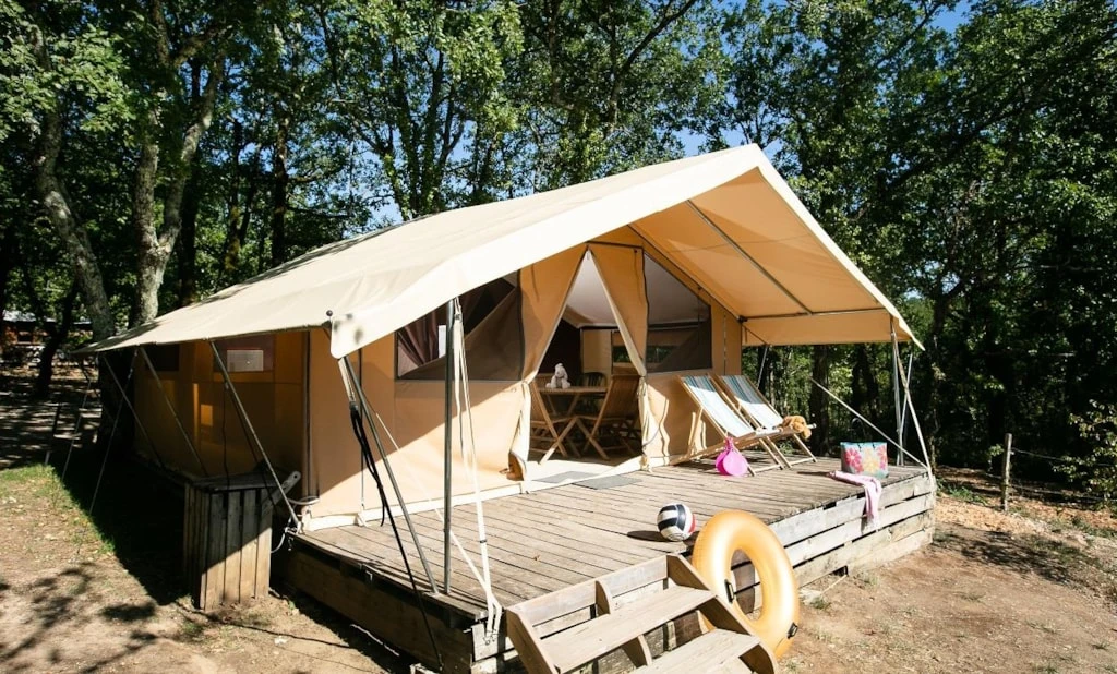 Camping Les Hirondelles 4*, Camping 4* à Loupiac (Lot) - Location Tente équipée pour 5 personnes - Photo N°1