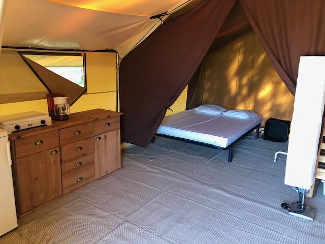 Camping Les Hirondelles 4*, Camping 4* à Loupiac (Lot) - Location Tente équipée pour 5 personnes - Photo N°5
