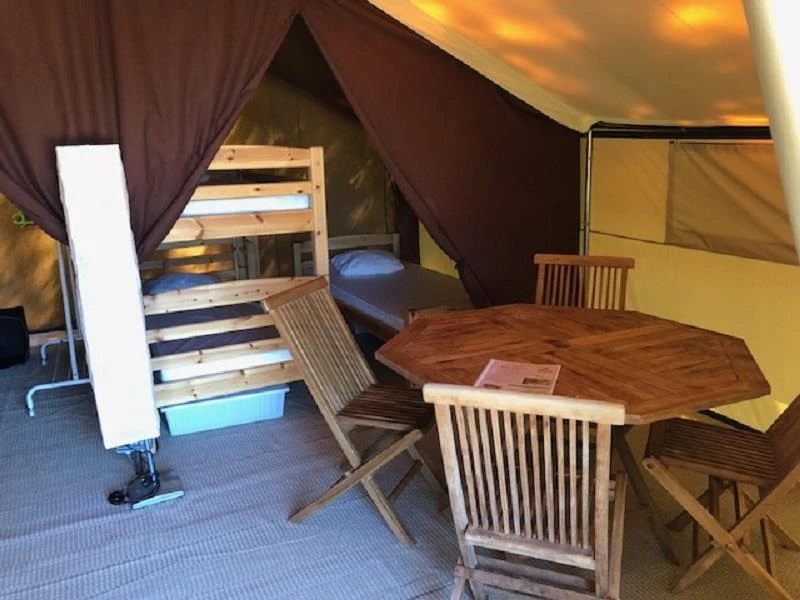 Camping Les Hirondelles 4*, Camping 4* à Loupiac (Lot) - Location Tente équipée pour 5 personnes - Photo N°6