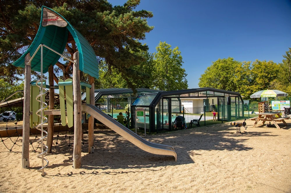 Camping Les Hirondelles 4*, Camping 4* à Loupiac (Lot) - Location Tente équipée pour 5 personnes - Photo N°9