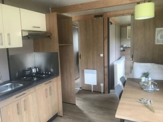 CAMPING LA POMMERAIE 4*, Camping à Vic sur Cère (Cantal) - Location Chalet pour 6 personnes - Photo N°4