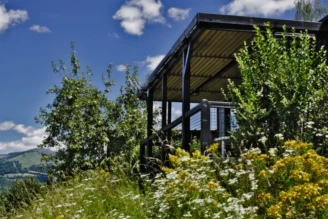 CAMPING LA POMMERAIE 4*, Camping à Vic sur Cère (Cantal) - Location Chalet pour 5 personnes - Photo N°3