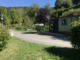 CAMPING LA POMMERAIE 4*, Camping à Vic sur Cère (Cantal) - Location Chalet pour 4 personnes - Photo N°3