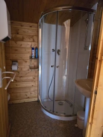 CAMPING LES 6 STATIONS 3*, Camping à Saint Jean Saint Nicolas (Hautes Alpes) - Location Chalet pour 6 personnes - Photo N°3