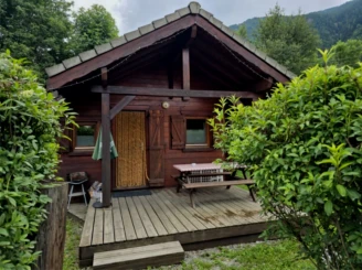 CAMPING LES 6 STATIONS 3*, Camping à Saint Jean Saint Nicolas (Hautes Alpes) - Location Chalet pour 6 personnes - Photo N°3