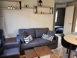 Camping Calme et Nature 3*, Camping 3* à Castellane (Alpes de Haute Provence) - Location Chalet pour 6 personnes - Photo N°3