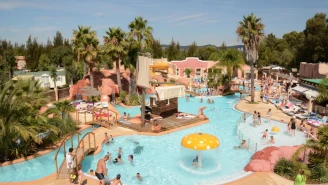 , Camping 4* à Hyères (Var) - Location Mobil Home pour 6 personnes - Photo N°2