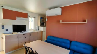 , Camping 4* à Hyères (Var) - Location Mobil Home pour 6 personnes - Photo N°4