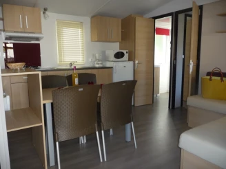 Camping Landes Bleues 4*, Camping 4* à Aureilhan (Landes) - Location Mobil Home pour 4 personnes - Photo N°3
