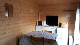 Camping La Cigale de L'Allier 3*, Camping 3* à Langogne (Lozère) - Location Chalet pour 2 personnes - Photo N°4