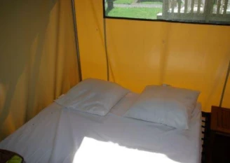 Camping La Cigale de L'Allier 3*, Camping 3* à Langogne (Lozère) - Location Tente équipée pour 4 personnes - Photo N°4