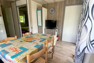 Camping Le Grearn - 3*, Camping 3* à Ambon (Morbihan) - Location Chalet pour 4 personnes - Photo N°4