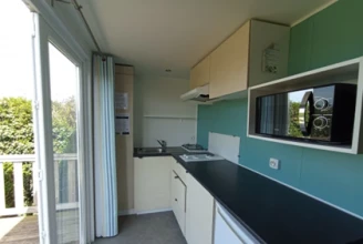 Camping Le Pinada - 3*, Camping 3* à Fabrezan (Aude) - Location Mobil Home pour 4 personnes - Photo N°3