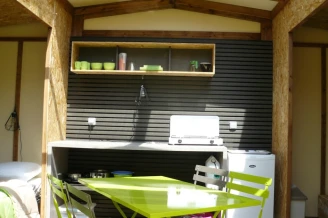 Camping Le Rey 3*, Camping 3* à Louvie Juzon (Pyrénées Atlantiques) - Location Tente équipée pour 4 personnes - Photo N°4