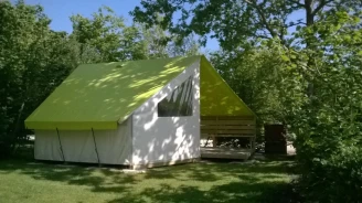 Camping Les Charmes - 4*, Camping 4* à Apremont (Vendée) - Location Tente équipée pour 4 personnes - Photo N°1