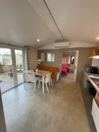 Camping Les Jardins d'Agathe - 4*, Camping 4* à Grau D'Agde (Hérault) - Location Mobil Home pour 5 personnes - Photo N°4
