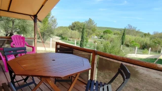 Camping Félix de la Bastide 3*, Camping 3* à Saint Mitre les Remparts (Bouches du Rhône) - Location Tente équipée pour 5 personnes - Photo N°3