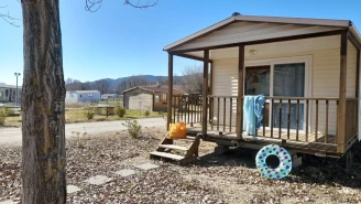 Camping La Célestine 3*, Camping 3* à Beynes (Alpes de Haute Provence) - Location Mobil Home pour 4 personnes - Photo N°3